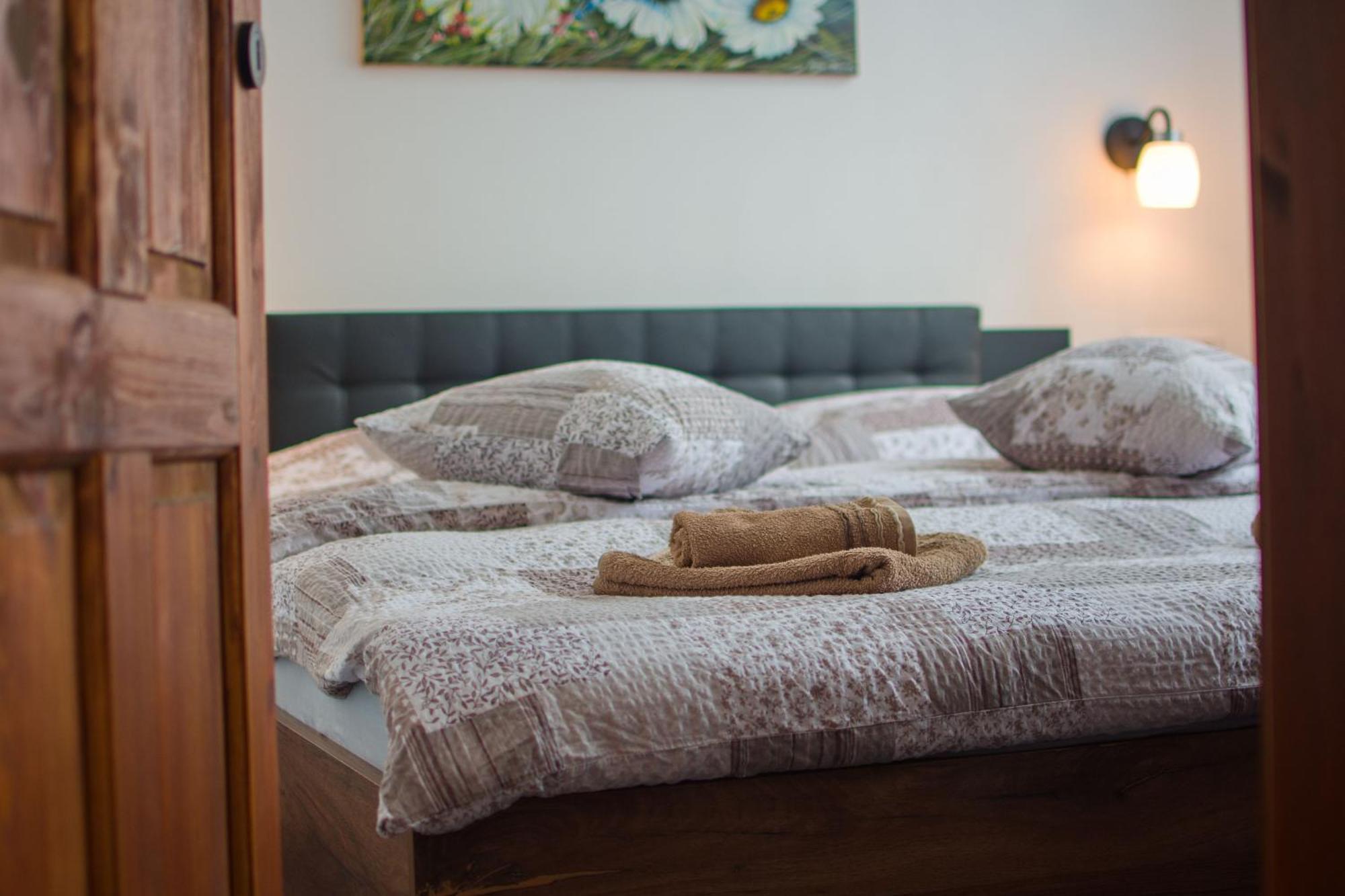 Kopretina Apartment Cerne Udoli ภายนอก รูปภาพ