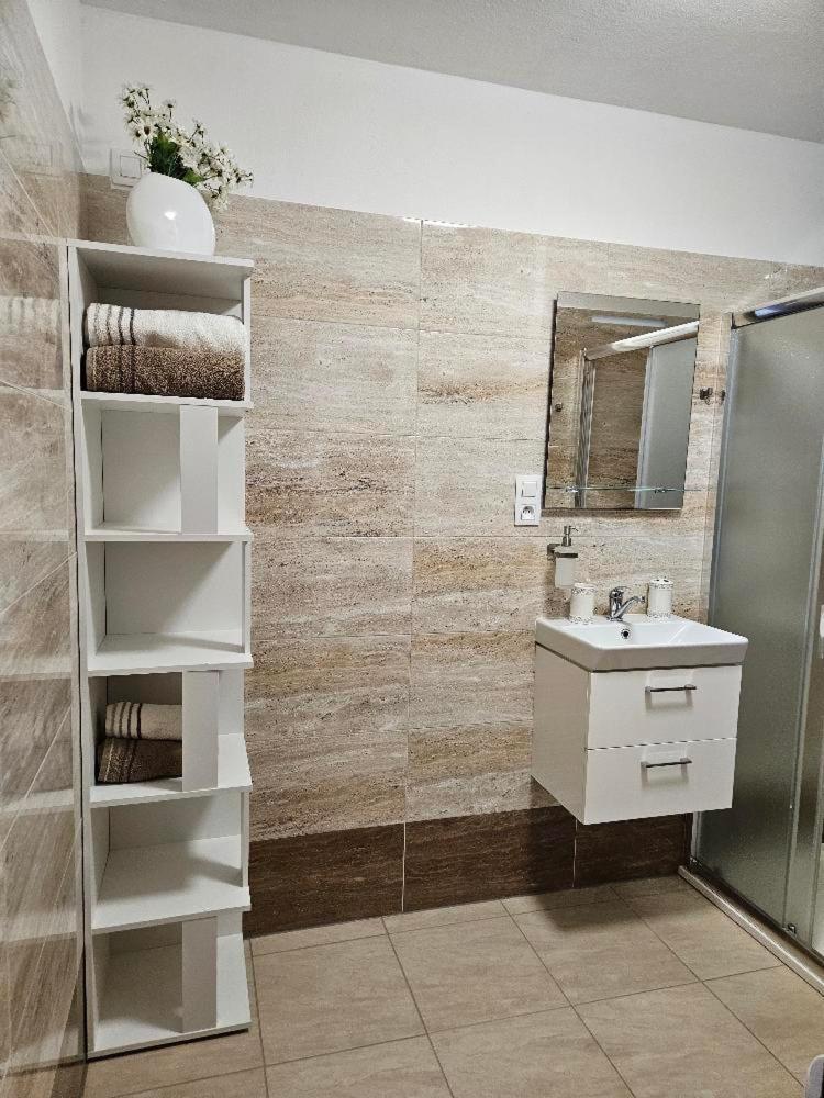 Kopretina Apartment Cerne Udoli ภายนอก รูปภาพ